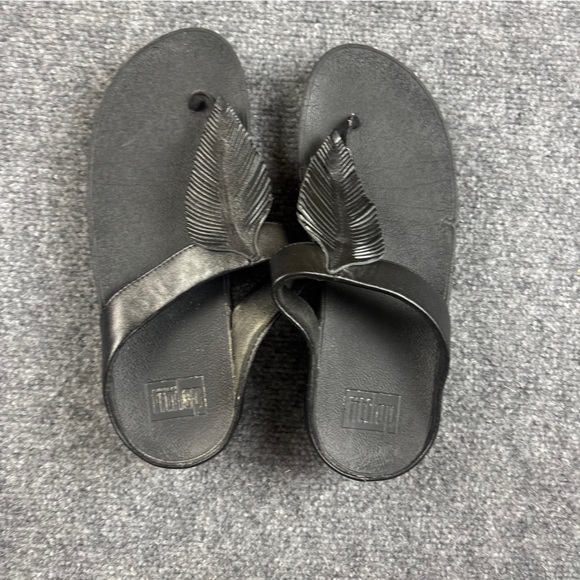 FITFLOP Women’s Black Fino Feather Toe-Post Wedge Sandals size: 8 - Picture 9 of 9